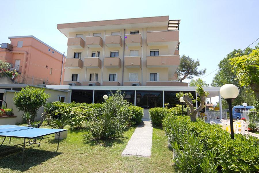 Hotel Pigalle Riccione Exteriér fotografie
