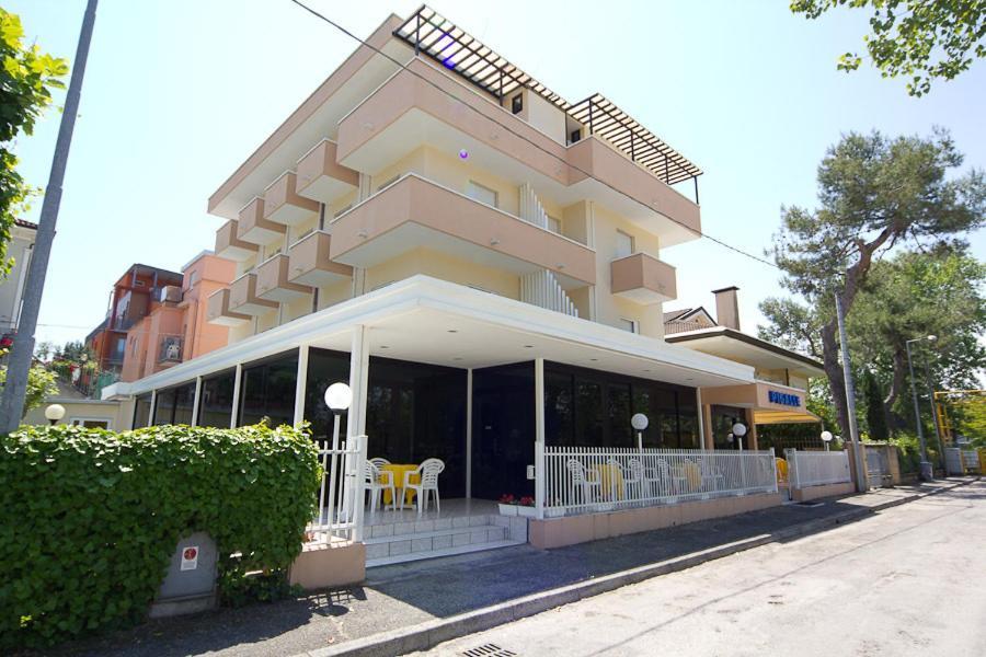 Hotel Pigalle Riccione Exteriér fotografie